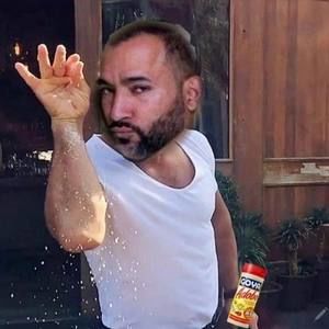 Meet your Posher, Javier